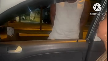 ESPOSA SEXO AMADOR NA PASSARELA COM DOIS SEM CAMISINHA