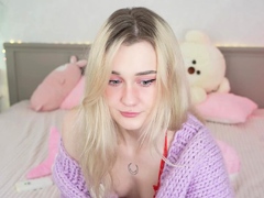 Amateur Blonde Teen Plays Solo With Toy Webcam Porn