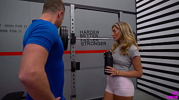 Bonnie Blue Needs A Gym Workout And A Creampie