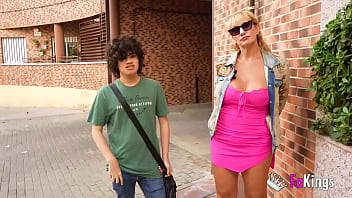 Master Class Of Victoria Vera To A Young Guy On How To Fuck A MILF