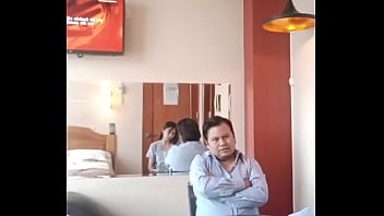La Tecnica De Salud Quer&iacute_a Ascender Y Ser Una Profesional En El Rubro, Pero Necesitaba Pasar La Prueba Mas Intensa Entregar El Chochito Y El Culo A Su Director Para Sostenerla En Sus Labores, No Le Costo Trabajo Abrir El Chochito Y Comerse Un Pollo
