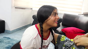 HERMANASTRA DE 18 A&Ntilde_OS COLOMBIANA QUIERE SABER QUE TIENEN LOS HOMBRES ENTRE SUS PIERNAS – Natalygirl