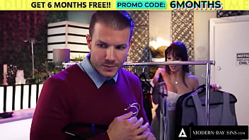 MODERN-DAY SINS – Vendor Bella Rolland Has SNEAKY SEX With Client Lexi Luna&#039_s BFF -SPANISH SUBTITLES