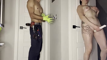 Plumber- Electrician Flashing – Hot MILF Want Handyman&rsquo_s Cock After Teasing Naked For Him